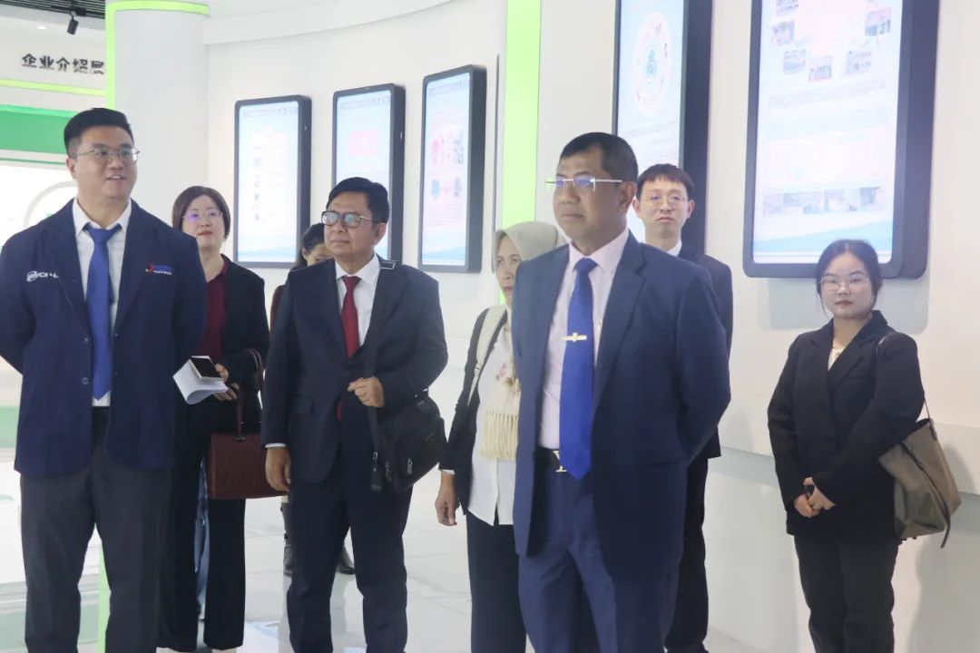 20231208-3-印尼工业部、莫罗瓦利金属工业理工学院、佛山职业技术学院莅临快盈VIII循环交流访问.jpg
