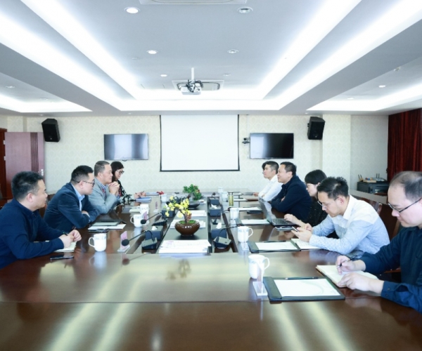 黄冈经济技术开发区管委会钱慧副主任率队来访